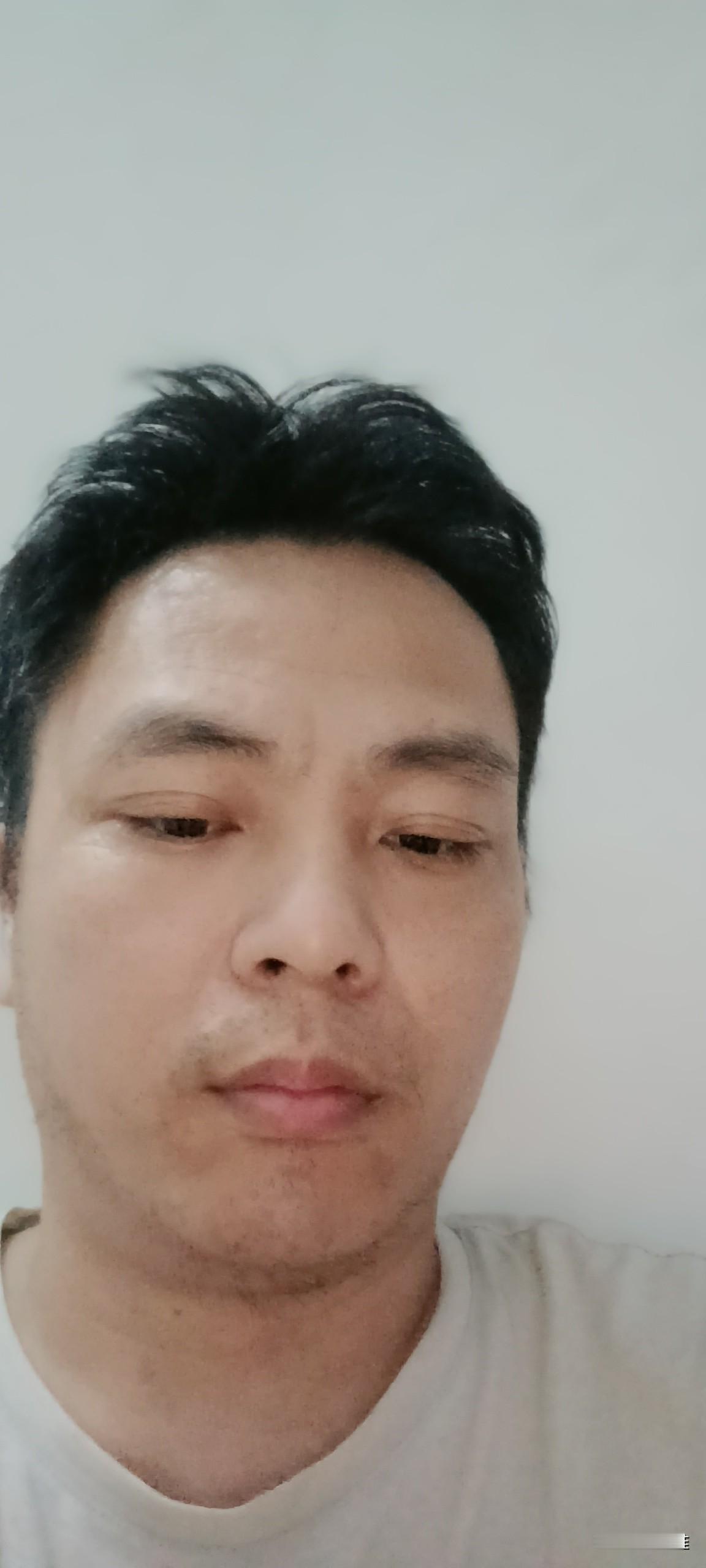 我的名字我觉得用缩写比较好我就取用了我名字其中的字做网名，我便取了一个雄字与自己
