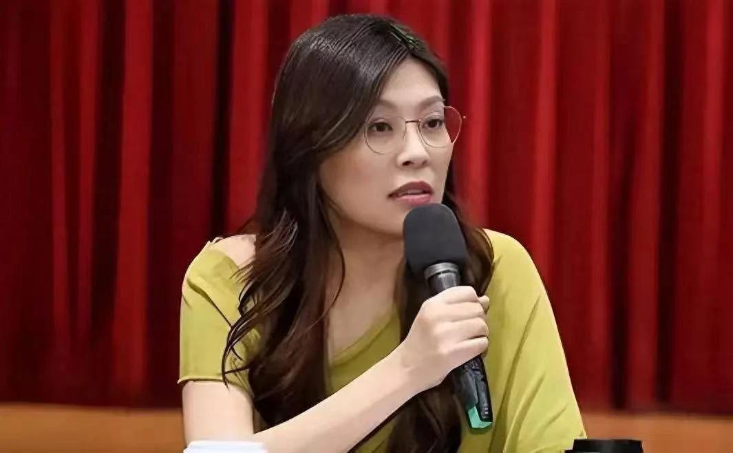 国名党内一人露馅了，公然称“反陆”，郑丽文要急

日前，台当局防务部门称“美政府