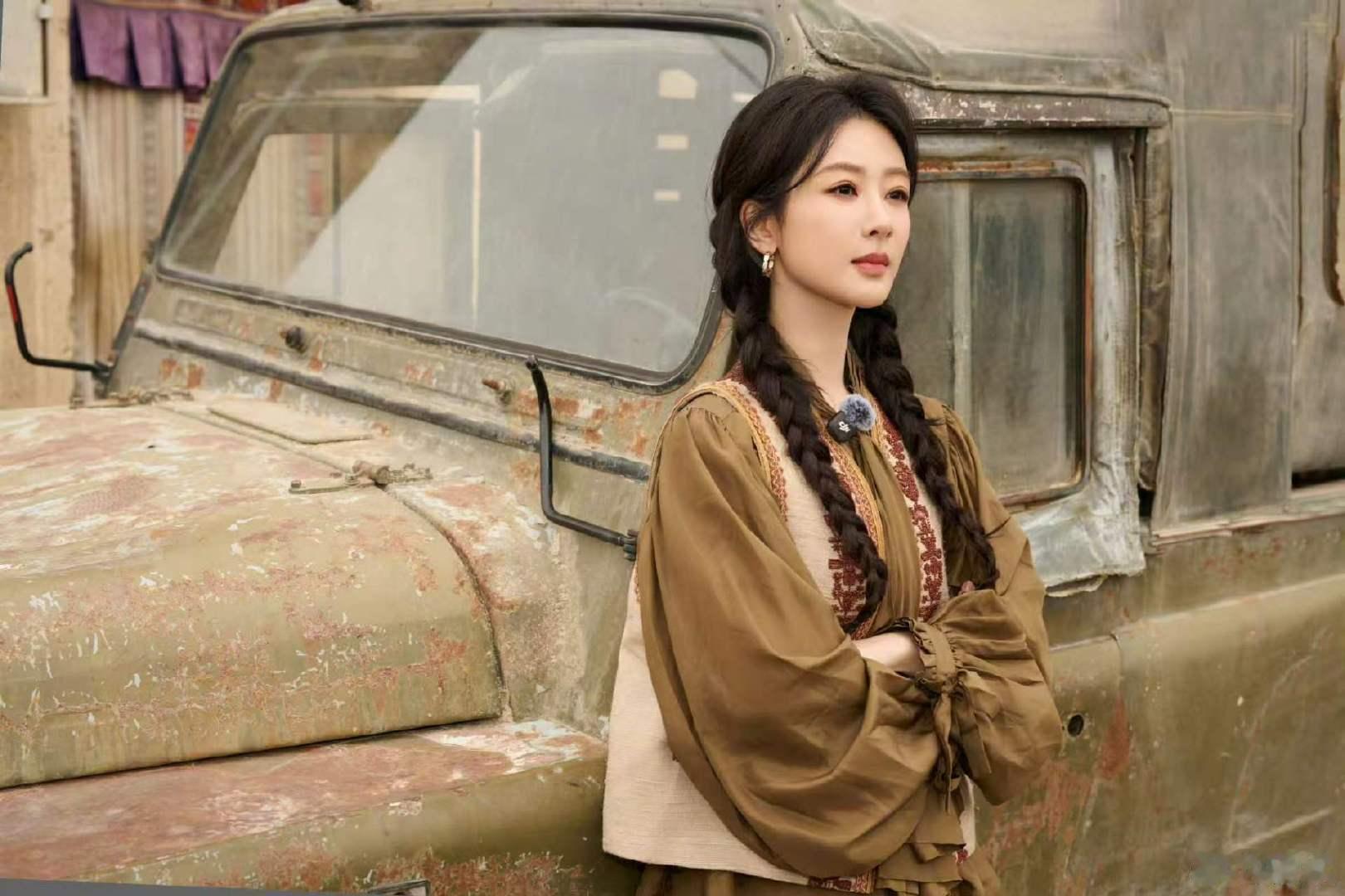 杨紫90花咖位杨紫的咖位 杨紫的咖位完全第一梯队的——爆剧女王、国民剧花、商务较