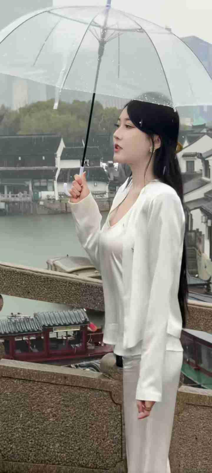 我的今日状态：😁轻松愉快
我这里的天气：☀️晴天