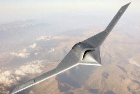 彩虹7  察打一体无人机
他有哪些亮点
航程   滞空时间    隐身能力   