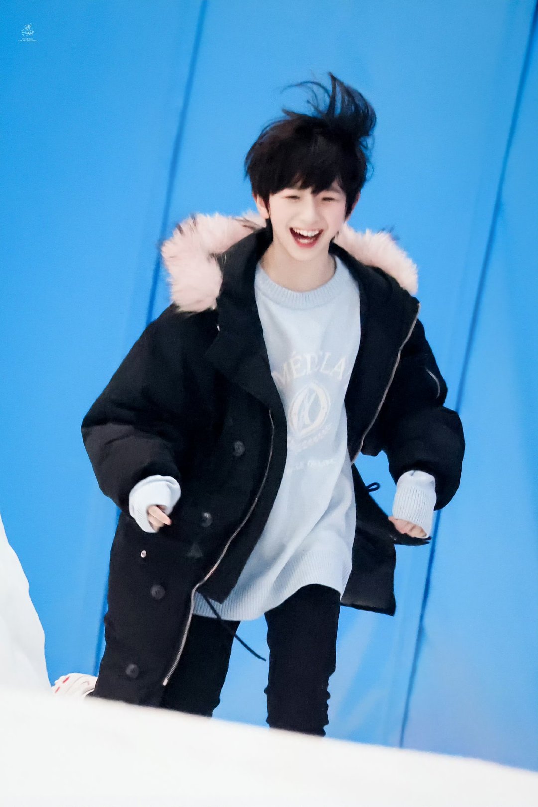 陈浚铭 陈浚铭谢逸舟 愚人节陈浚铭站姐分享了未公开陈浚铭小时候的图片，也太萌了吧