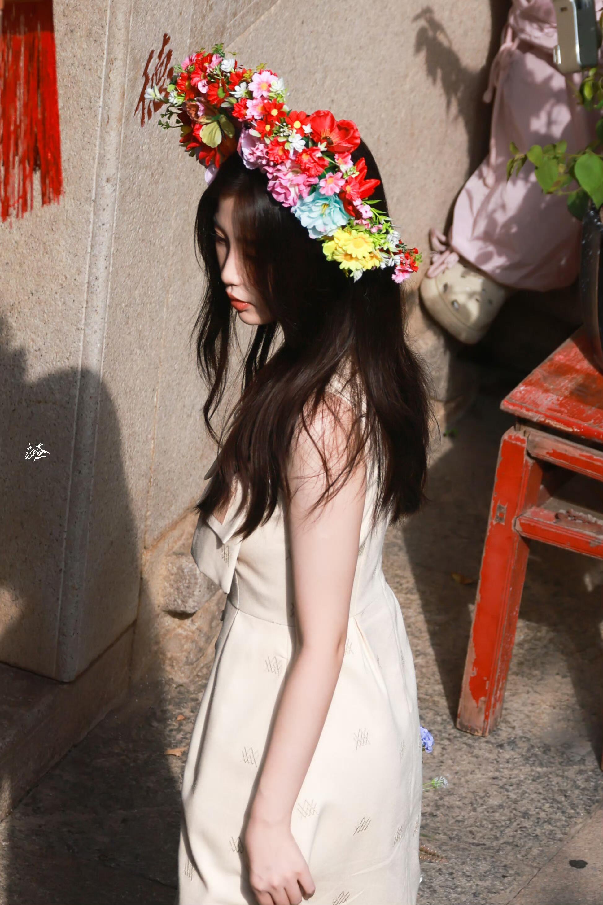 虞书欣簪花造型，小林老师好美啊[送花花][送花花][送花花] ​​​