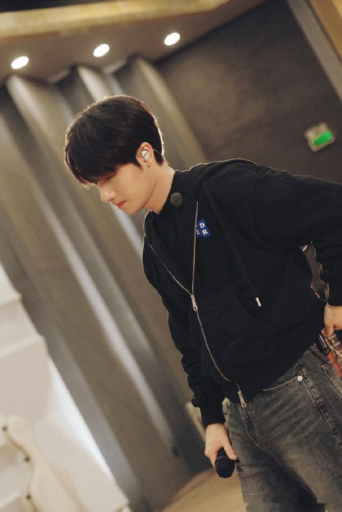 蒋敦豪李昊何浩楠加盟快乐老友记蒋敦豪李昊何浩楠探班老友这波加盟真的太戳心了，蒋敦