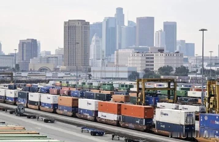 美国小型进口商抱团要求特朗普退税

在美国最高法院成功挑战总统特朗普全球关税政策