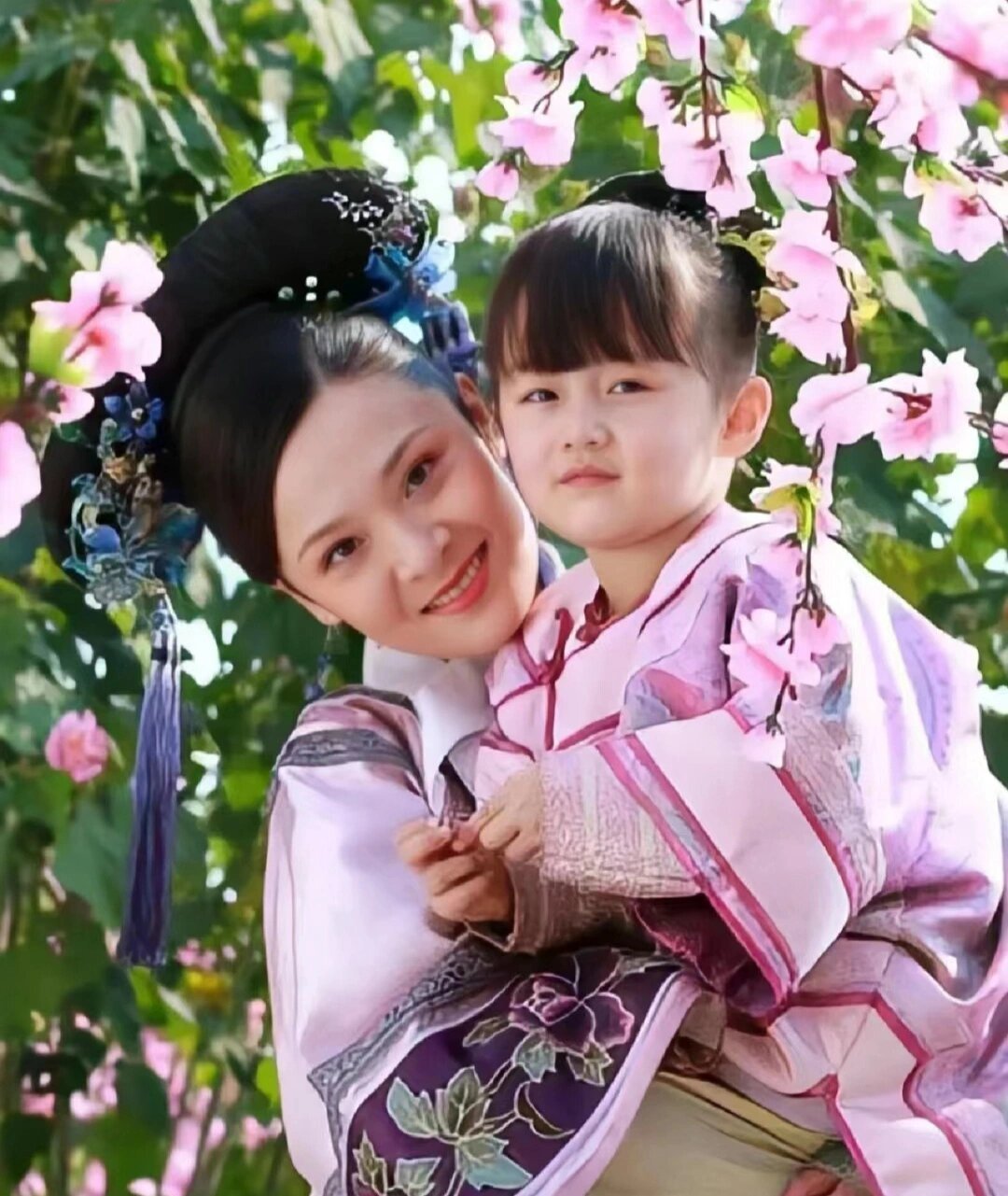 温宜长大后，会记得她额娘吗？毕竟，她额娘是在她很小的时候离开她的。 ​​​