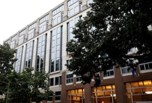 不等了，美国喊话中国！
 
美国这时候突然对着中国喊“咱们好好谈，别打贸易战”，