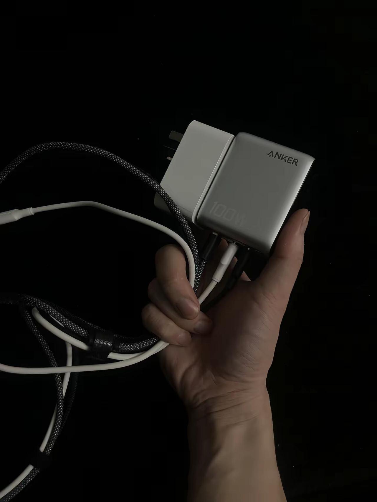 苹果原装充电器不行，只能换个安克用用apple