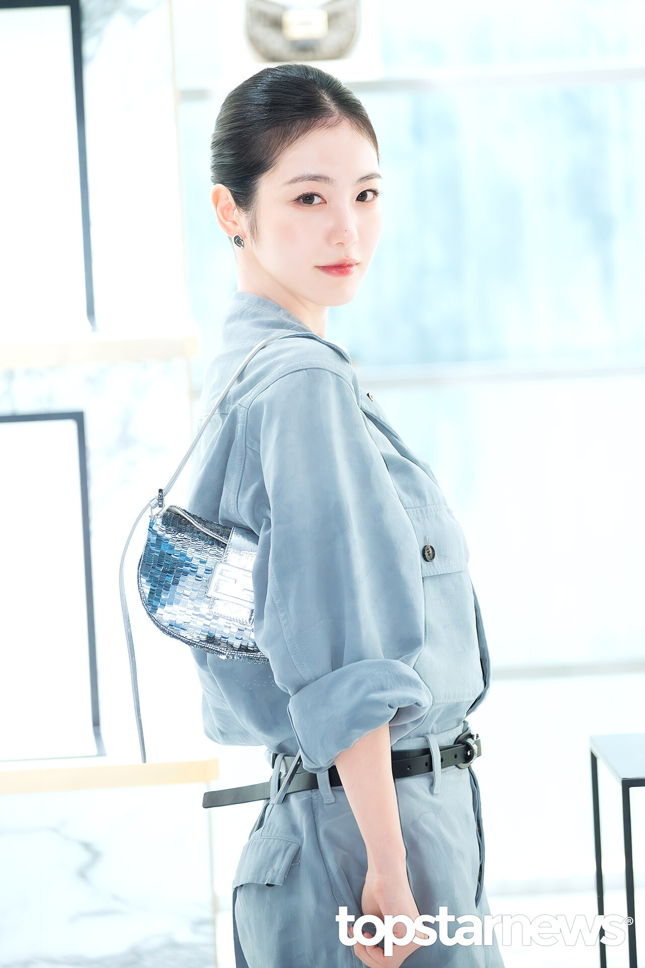 FENDI Croissant手袋韩国上新活动金雪炫 、辛睿恩 、李荣书三位女面