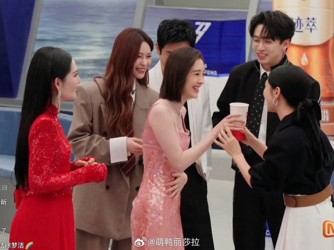 浪姐现场repo 翻看浪姐现场观众的repo，能感受到直播的独特魅力——不确定性