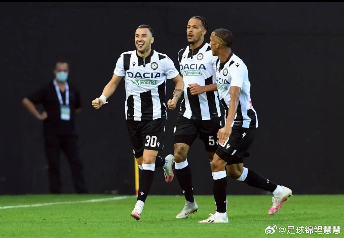 周五 意甲看法011 热那亚vs乌迪内斯 近况方面，热那亚近6轮3胜1平1负，斩