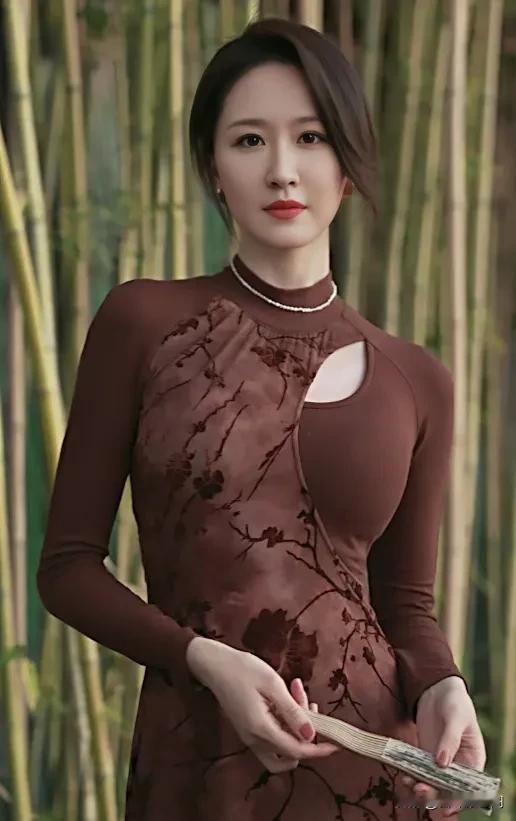 长相大气，演戏霸气，你们喜欢她吗？#张雯# #演技无死角女星# #女星女王范#