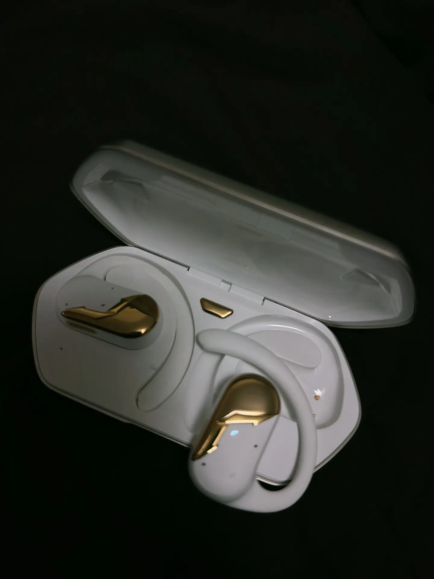 戴着它跟我的crush视频超有感觉。