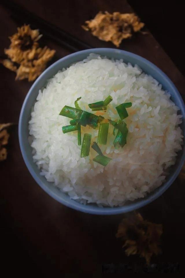 米饭保温两天，抗性淀粉竟飙升到33%？这个“剩饭”操作反而更护肠道

米饭放凉之