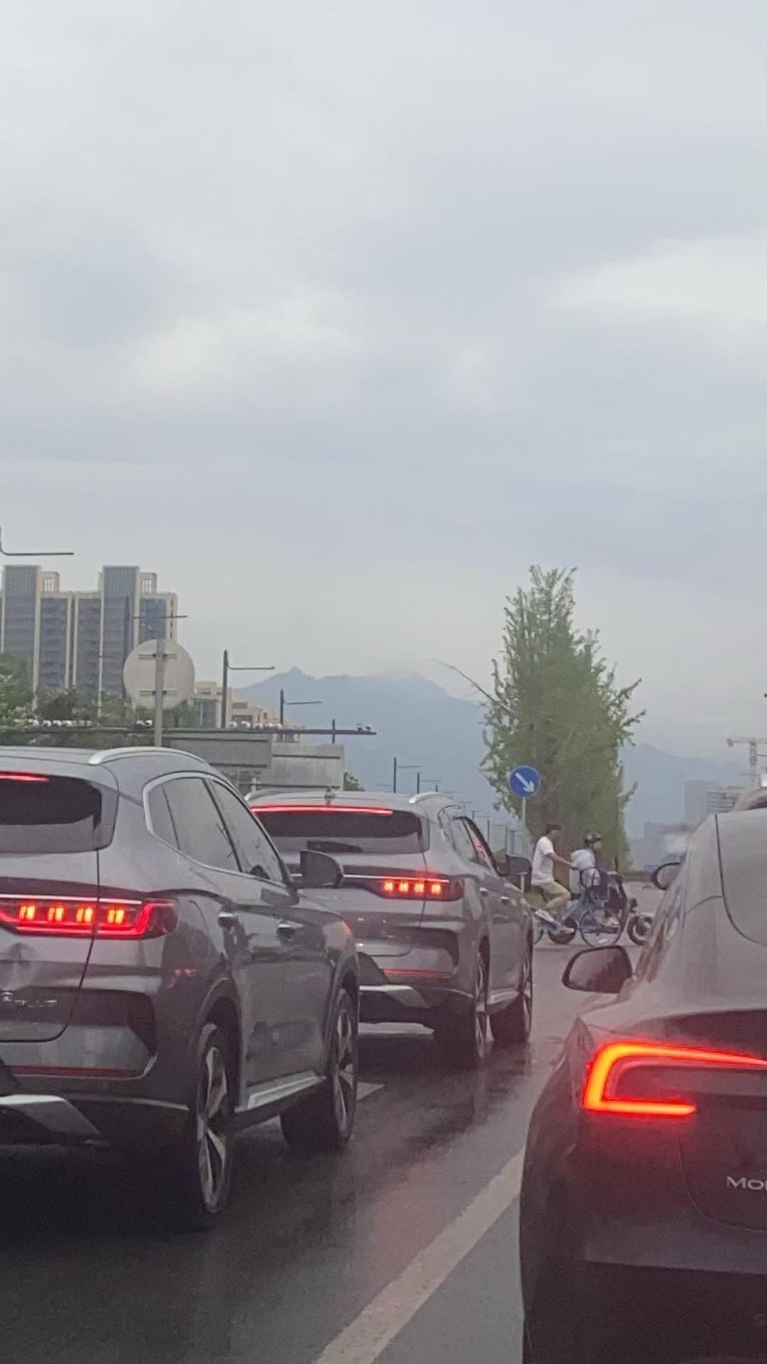 分享城市新鲜事西安今天下雨了