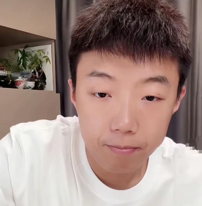 尹航果然专业，樊振东开局4:1的时候，尹阳已经说：樊振东3:0零封对手。

果然