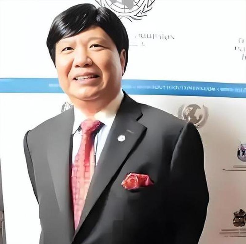 那个把7000万人民币捐给美国大学的电池大王，后来据中聚电池公告被香港高等法院颁