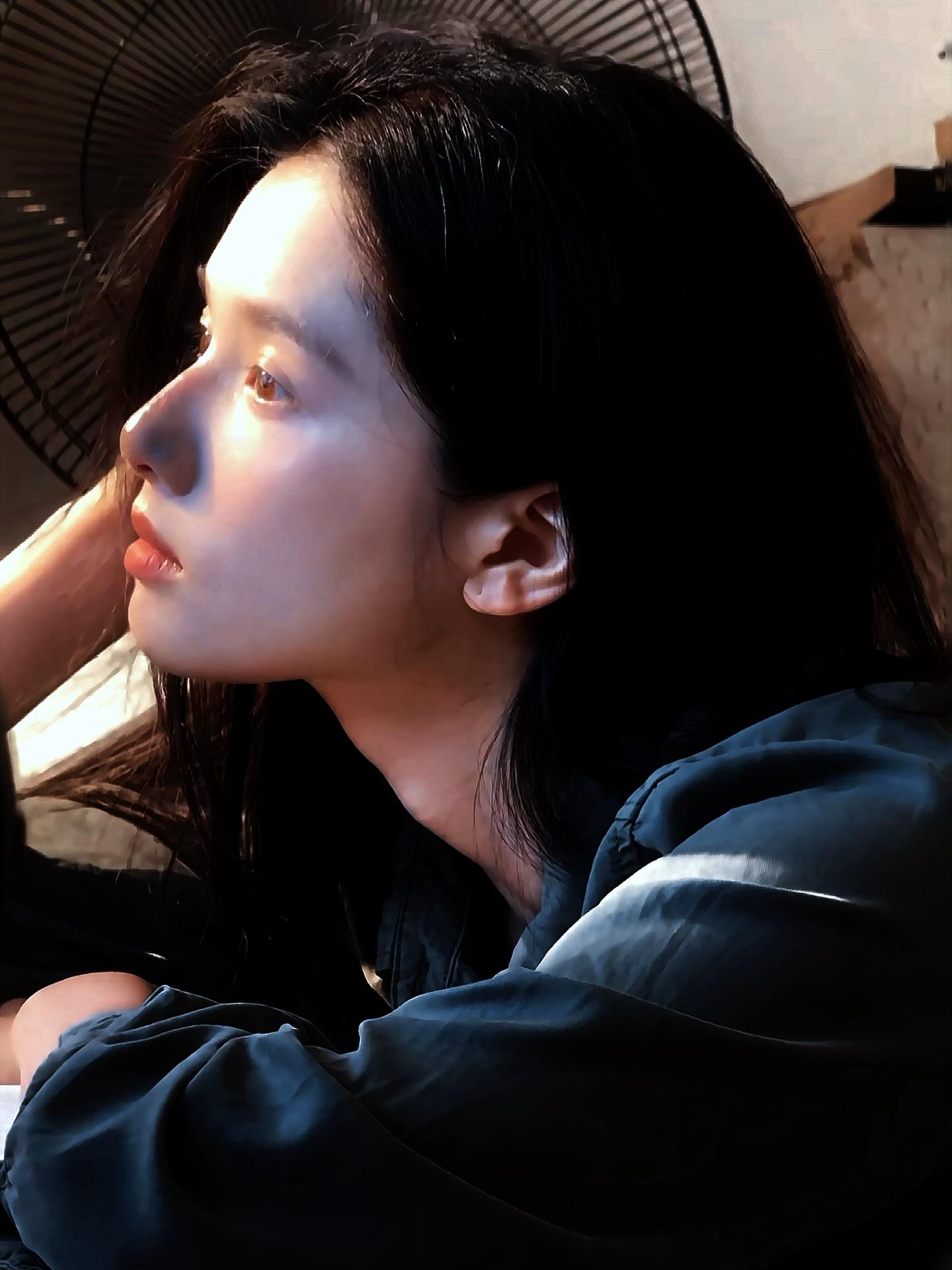 张婧仪。“夏季的生命力太茂盛，连遗憾都在疯长。” ​​​