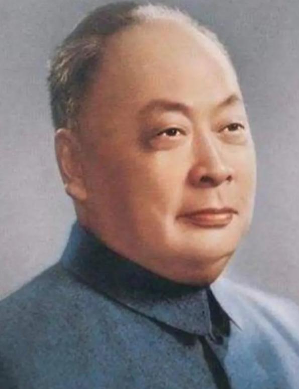 1949年上海解放，城里还留着1.4万国民党旧干部。手下人问陈毅：该杀多少？陈老