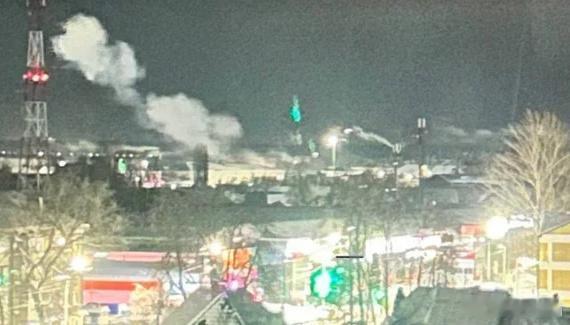 【乌攻击无人机袭击了俄“进步”国防工厂和军事军火库】网页链接据乌克兰国家通讯社报