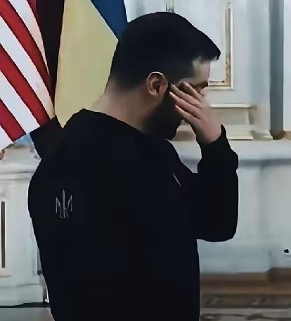 零下15度的极寒天，基辅40%的区域瞬间陷入一片漆黑！
这个冬天，由于能源设施成