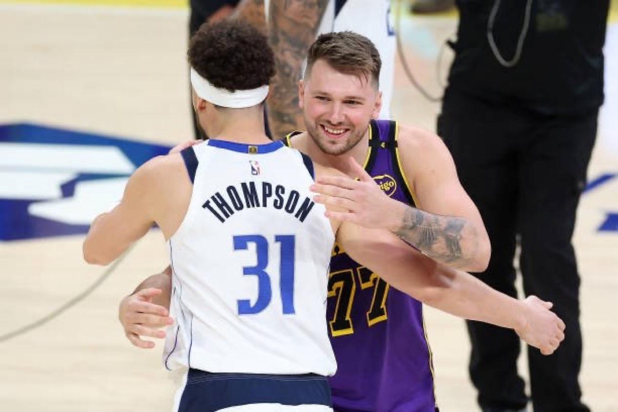 The Athletic报道，湖人曾有意向克莱·汤普森提供一份4年8000万美元