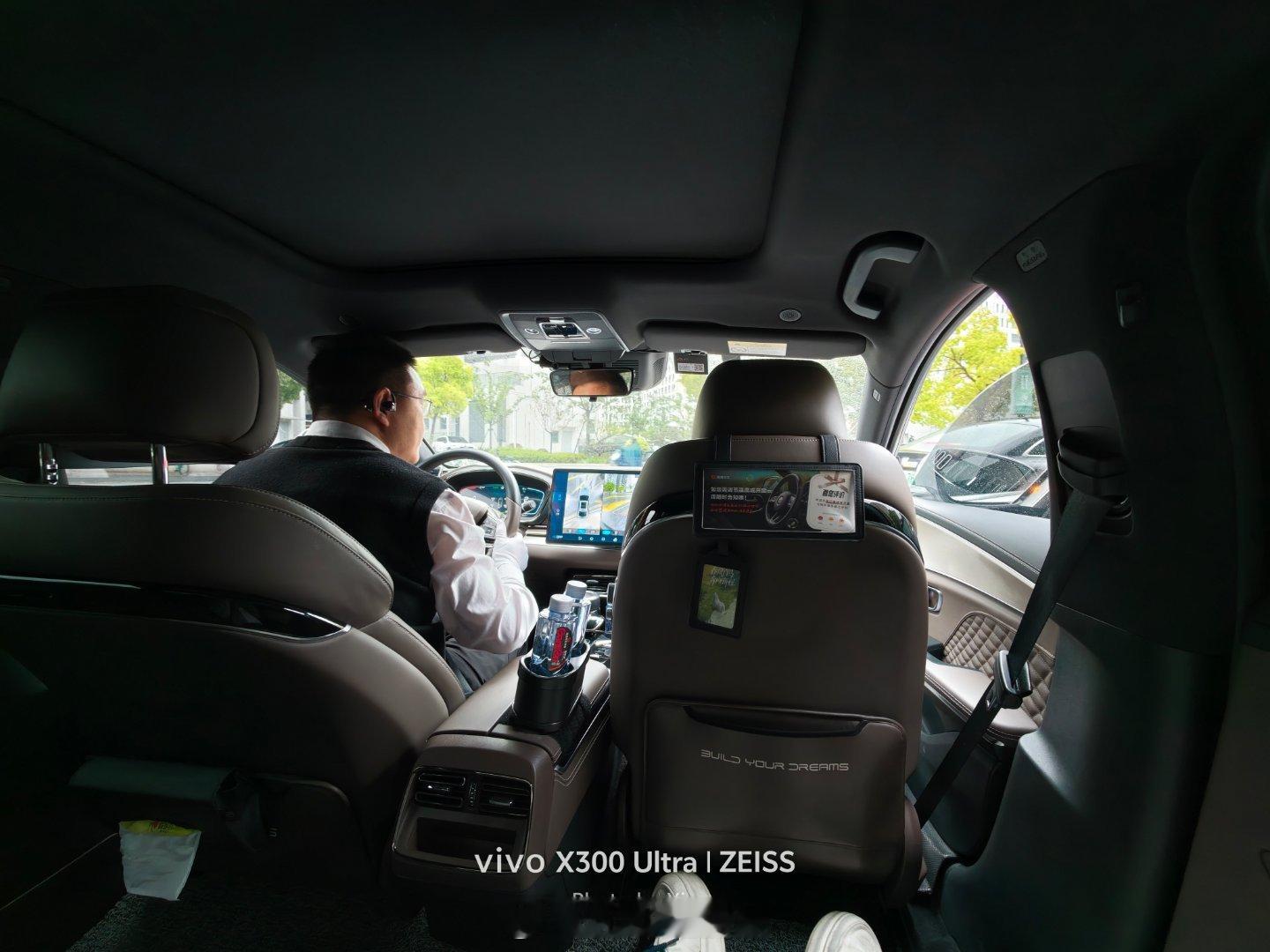 昨天晚上才意识到机票选错了…选成浦东机场的了…所以今天一早我要穿越上海去坐飞机上