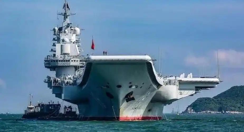 日本防相小泉敬次郎紧盯辽宁舰编队的054B护卫舰。

5月19日辽宁舰编队经宫古
