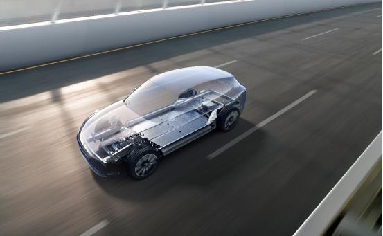 作为一个摄影师，我经常要出去拍外景，有时候还得去隔壁城市的网红打卡地给顾客拍照，