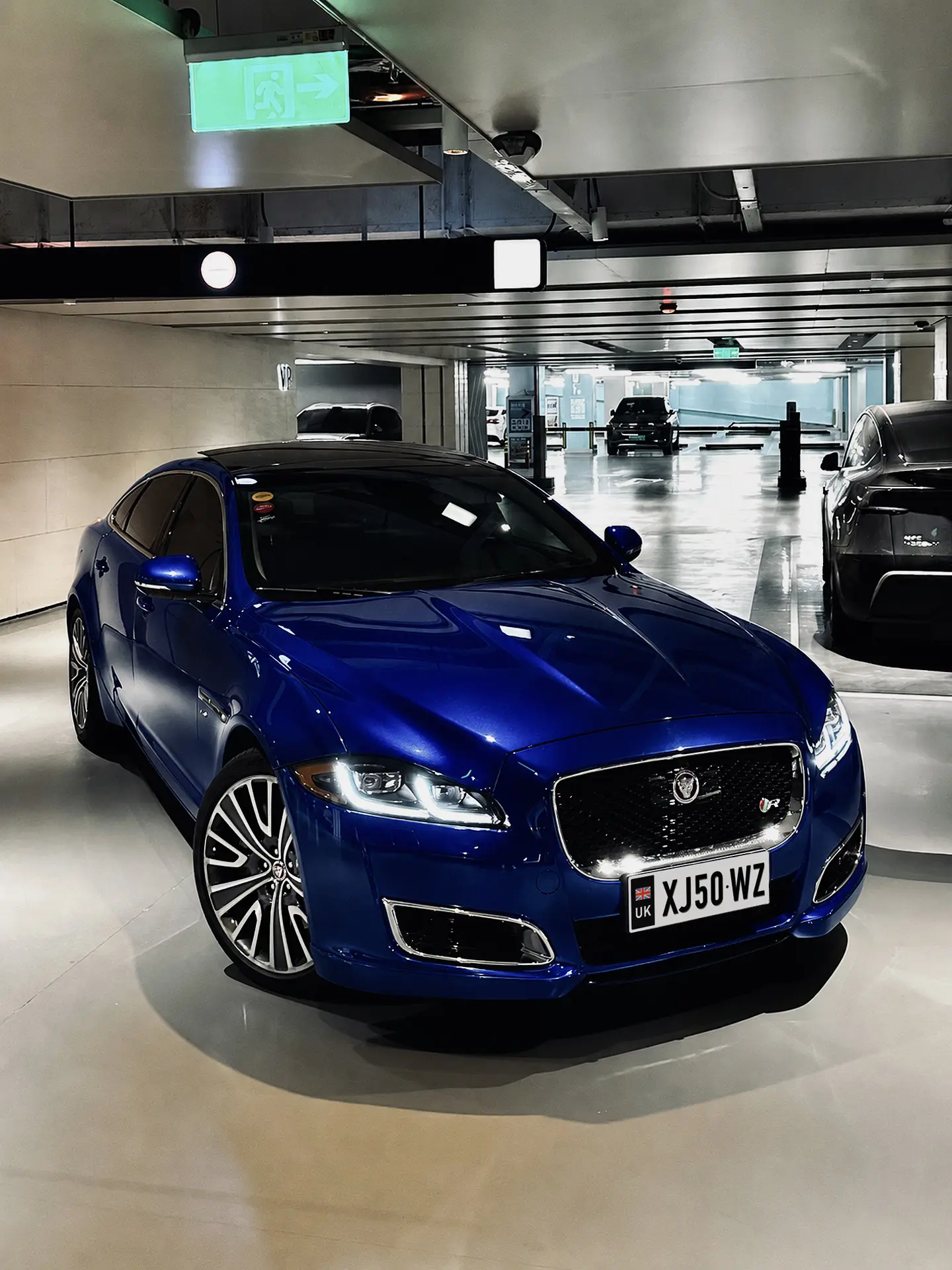 优雅永不过时，JaguarXJ50。