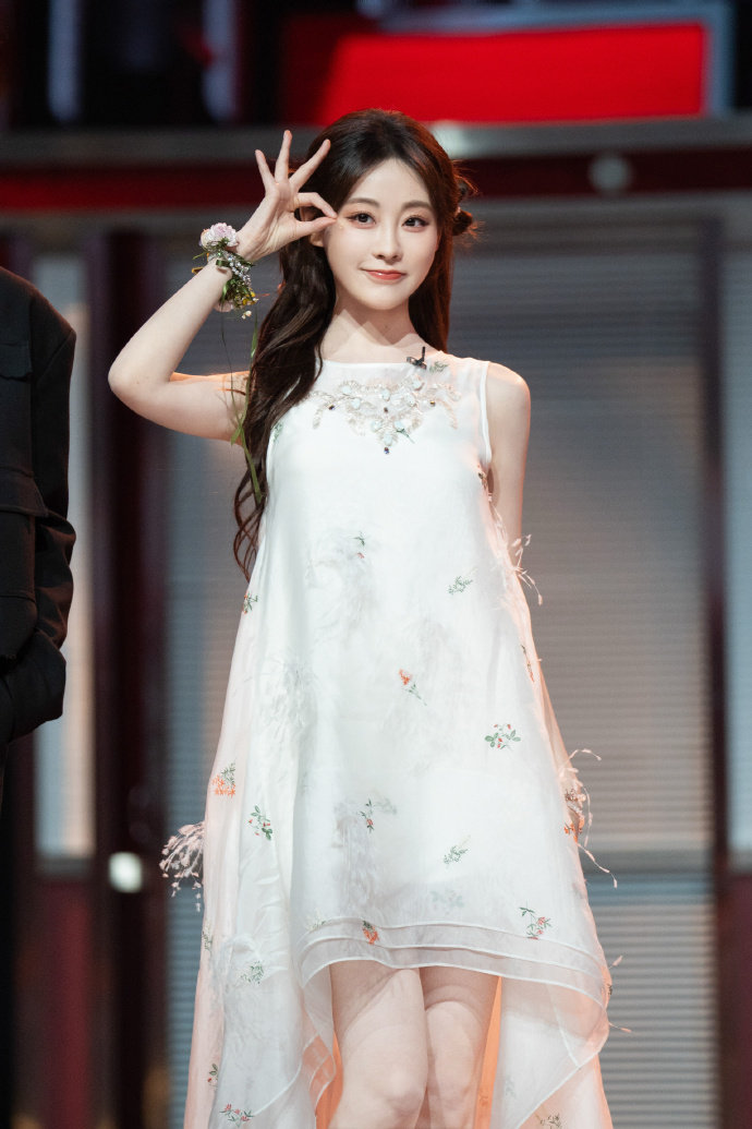 祝绪丹今晚好六街见 祝绪丹今晚好六街见，和祝绪丹一起迎接春天吧~ 