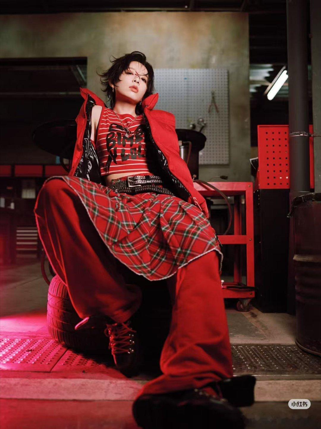 李斯丹妮在洛阳体验簪花喜欢李斯丹妮这种风格的女孩 