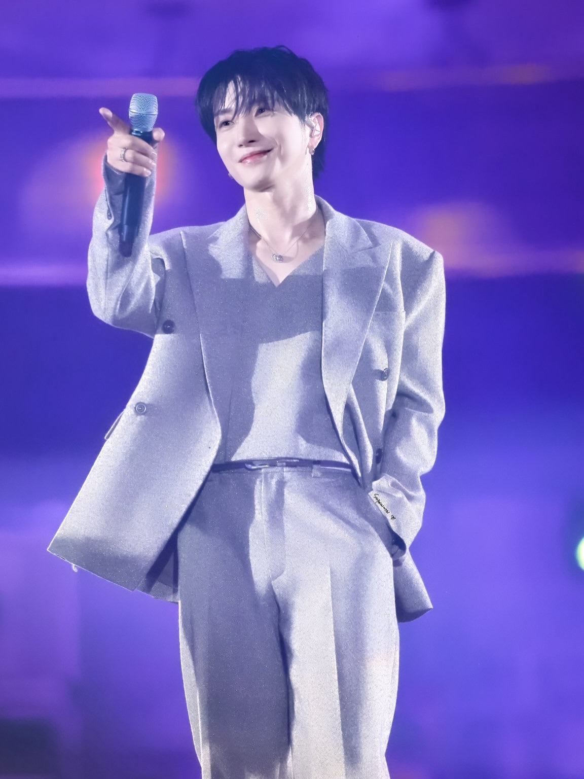 “CB百蓝_。260408利特 IG更新：supershow10core💙❤️