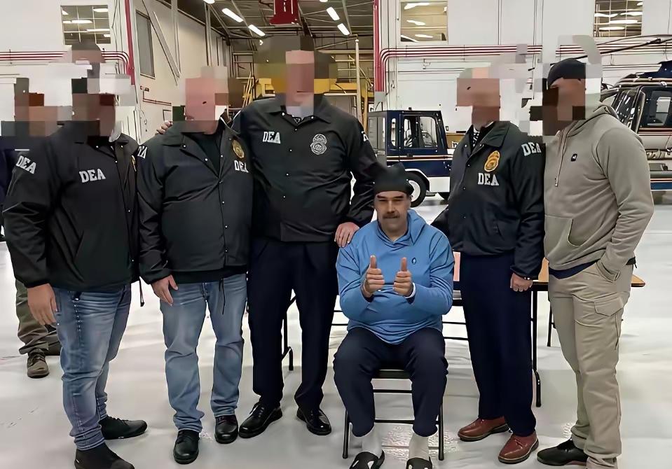 马杜罗被列的最奇葩的一项罪名，一般人还真理解不了。“非法持有机枪及破坏性装置罪”