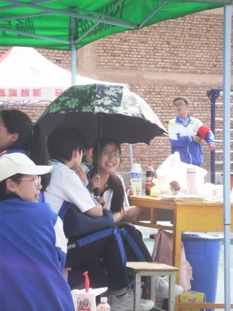 明媚的17岁