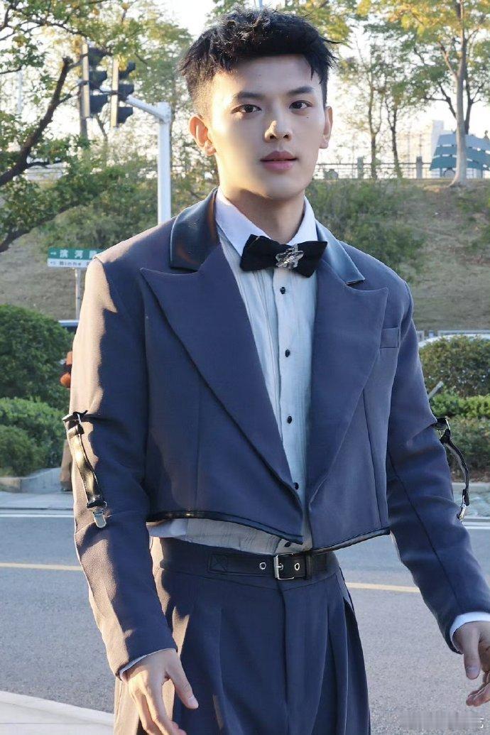 这才是真正的 “镜头杀手”！选手们在站姐镜头下闪闪发光，每一张神图都惊艳十足，疯