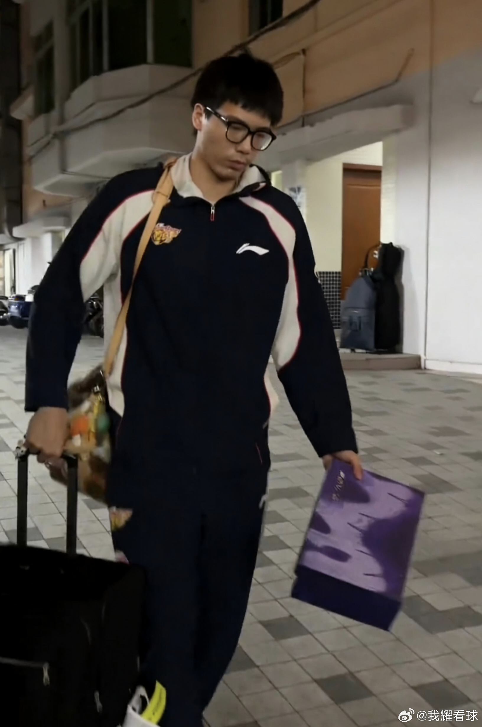 突发！焦泊乔暂时请假离队，回家处理私人事务少了一位主力中锋，这下广东队内线更加捉