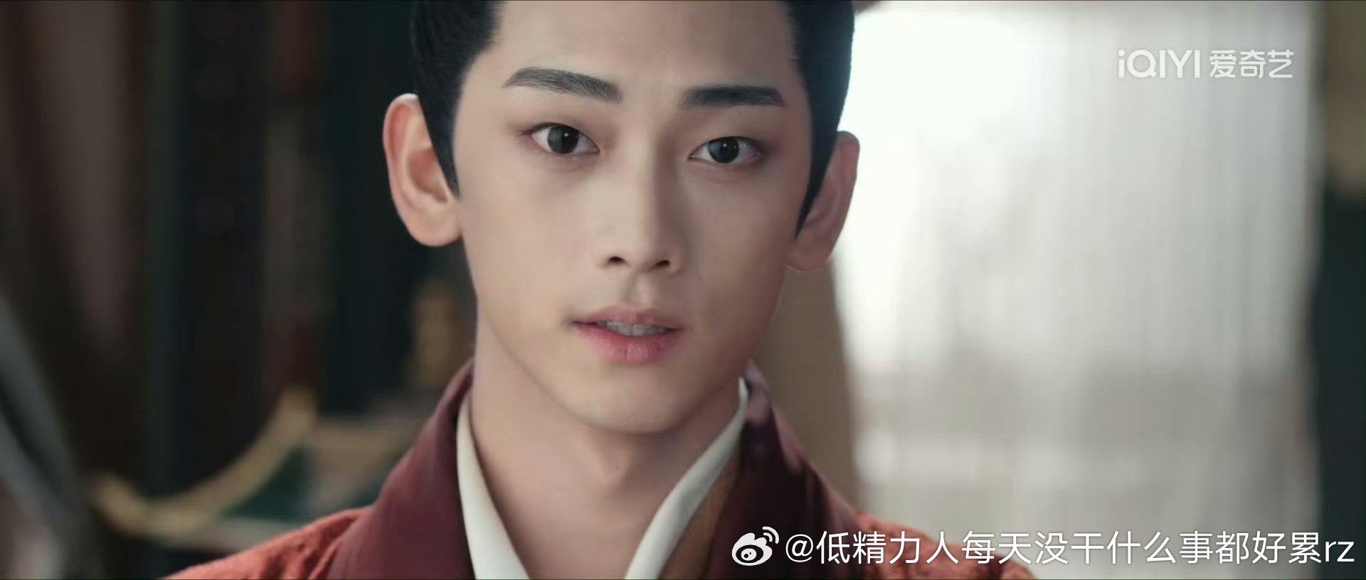 我笑得这个导演不是敏子那个胖猪前男友吗？有啥水平啊？.男主从一个胡胡换成另一个胡