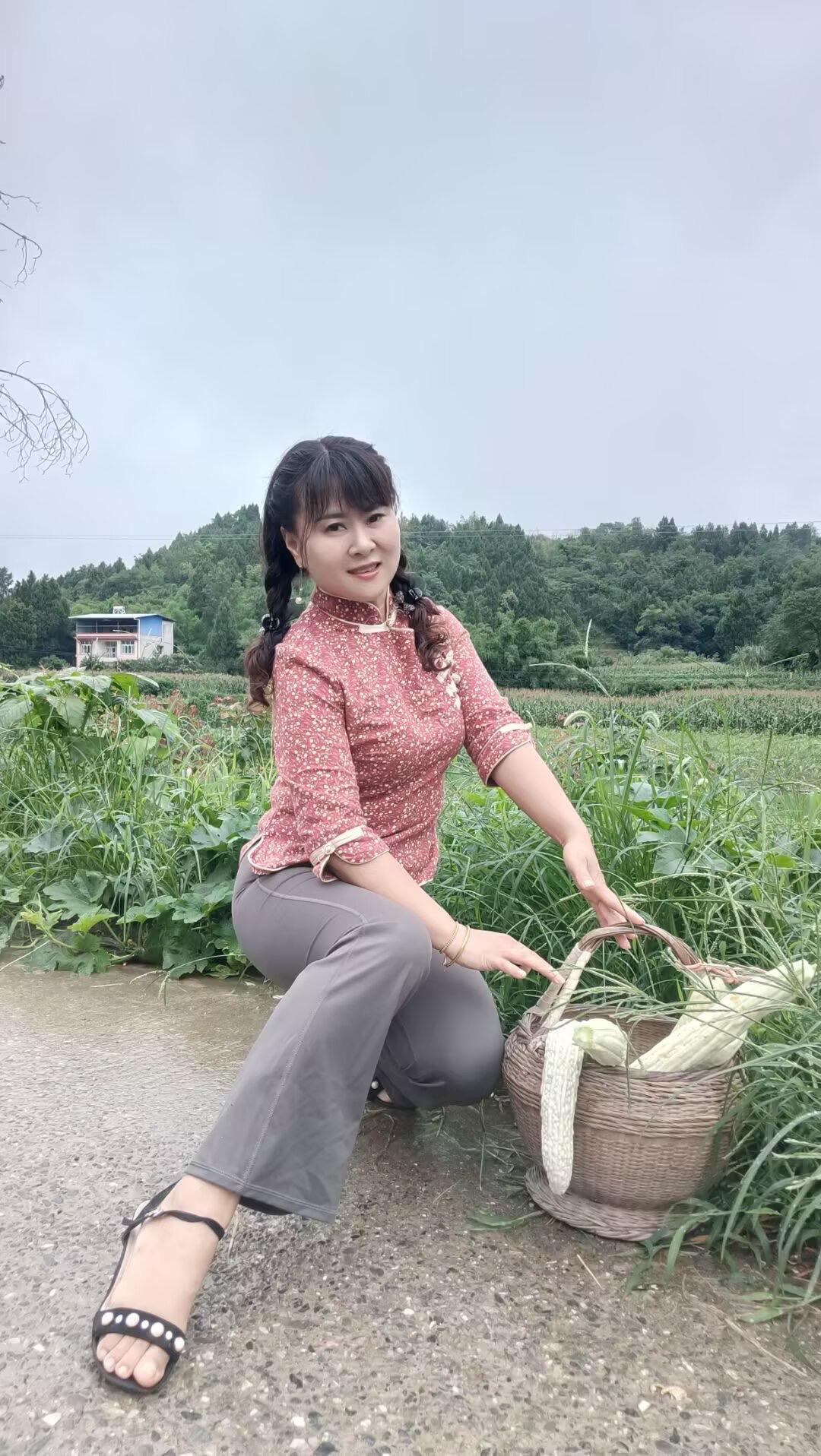 任何关系 若不是彼此重视 双向在乎 那你付出再多 也是多余 你再讨好 也是徒劳