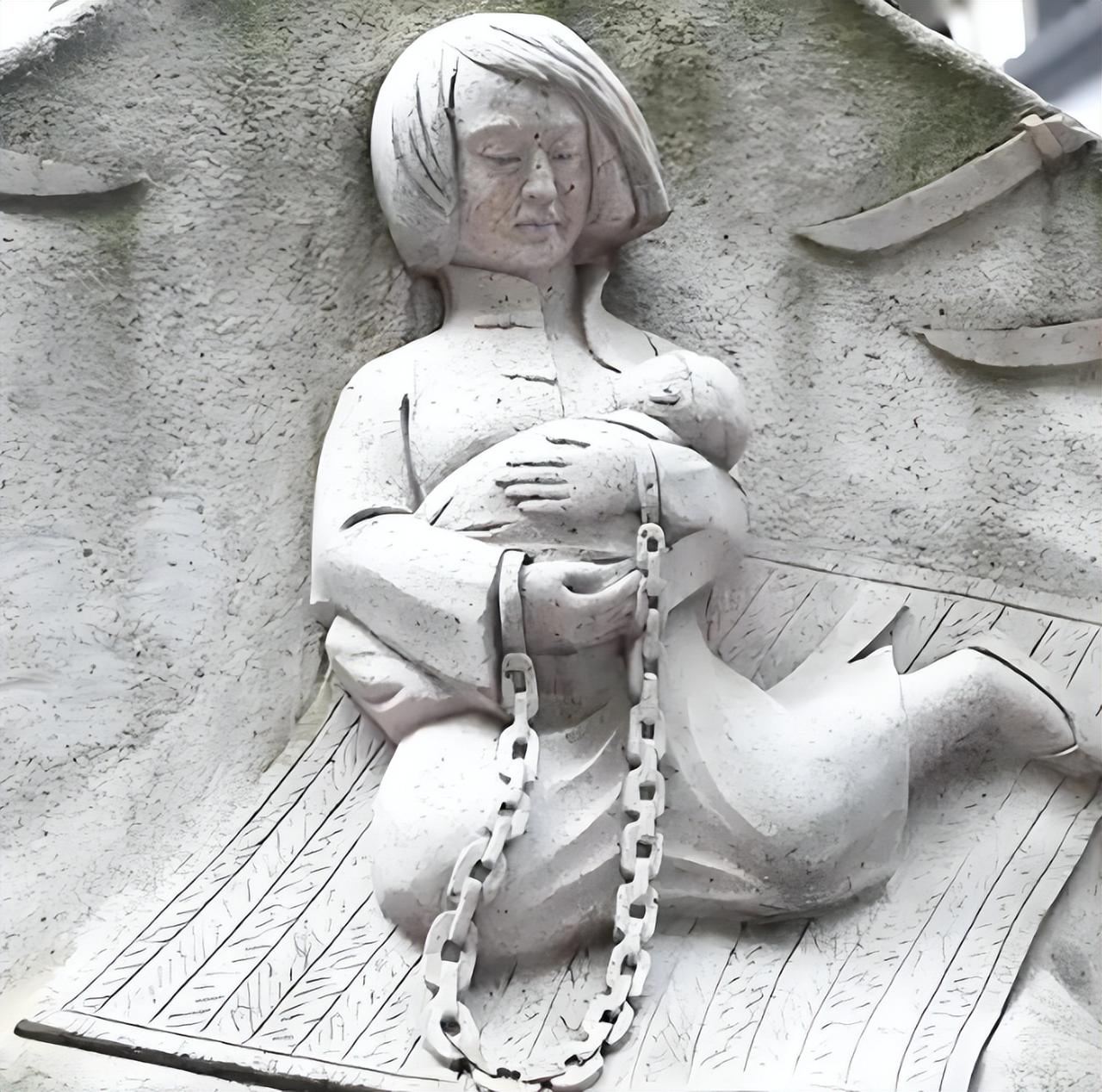 1928年，年仅21岁的女战士王月贞被押上了位于湖南常德的刑场，王月贞宁死不降，