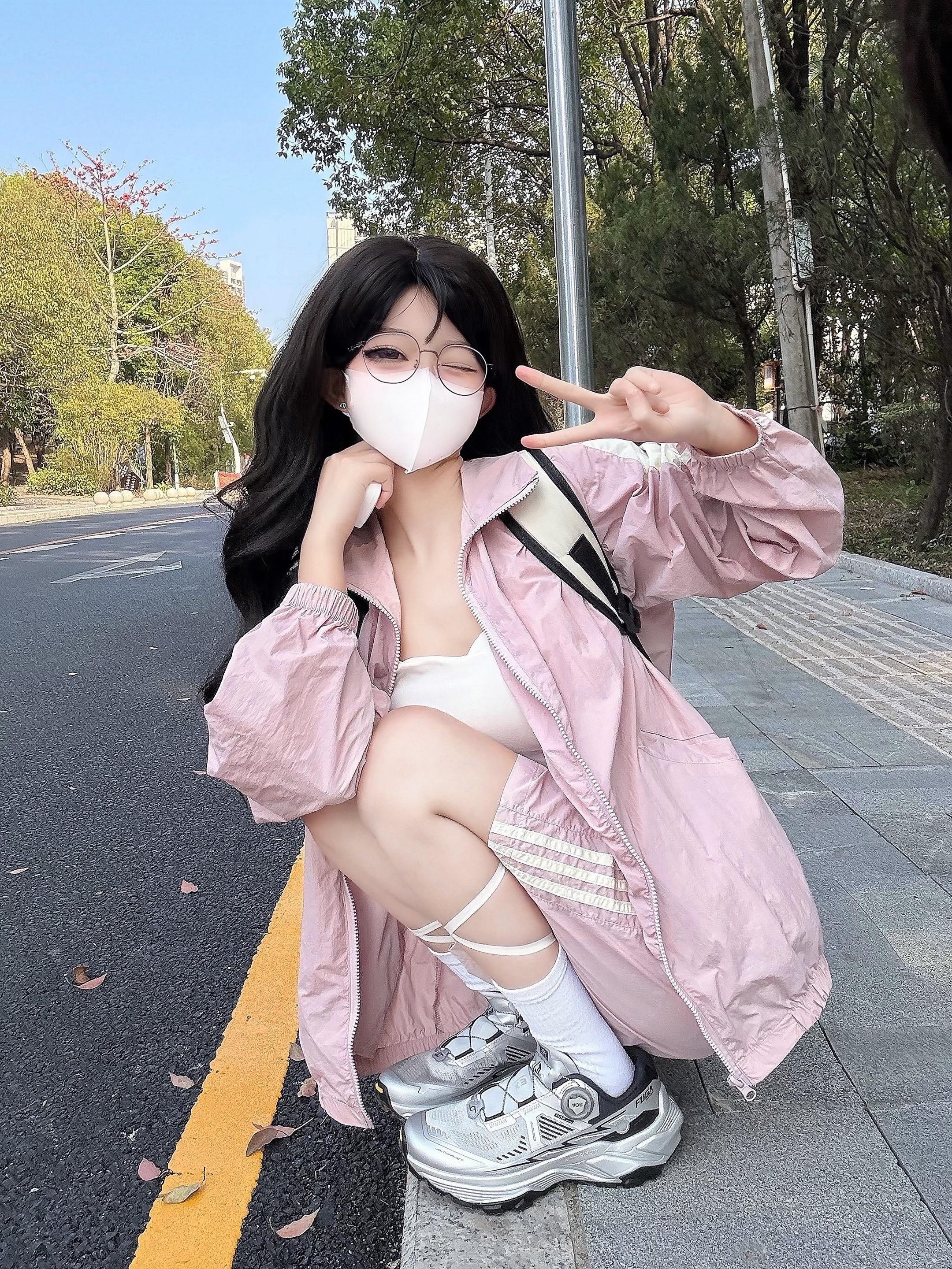 束一束马尾束起所有伤悲。