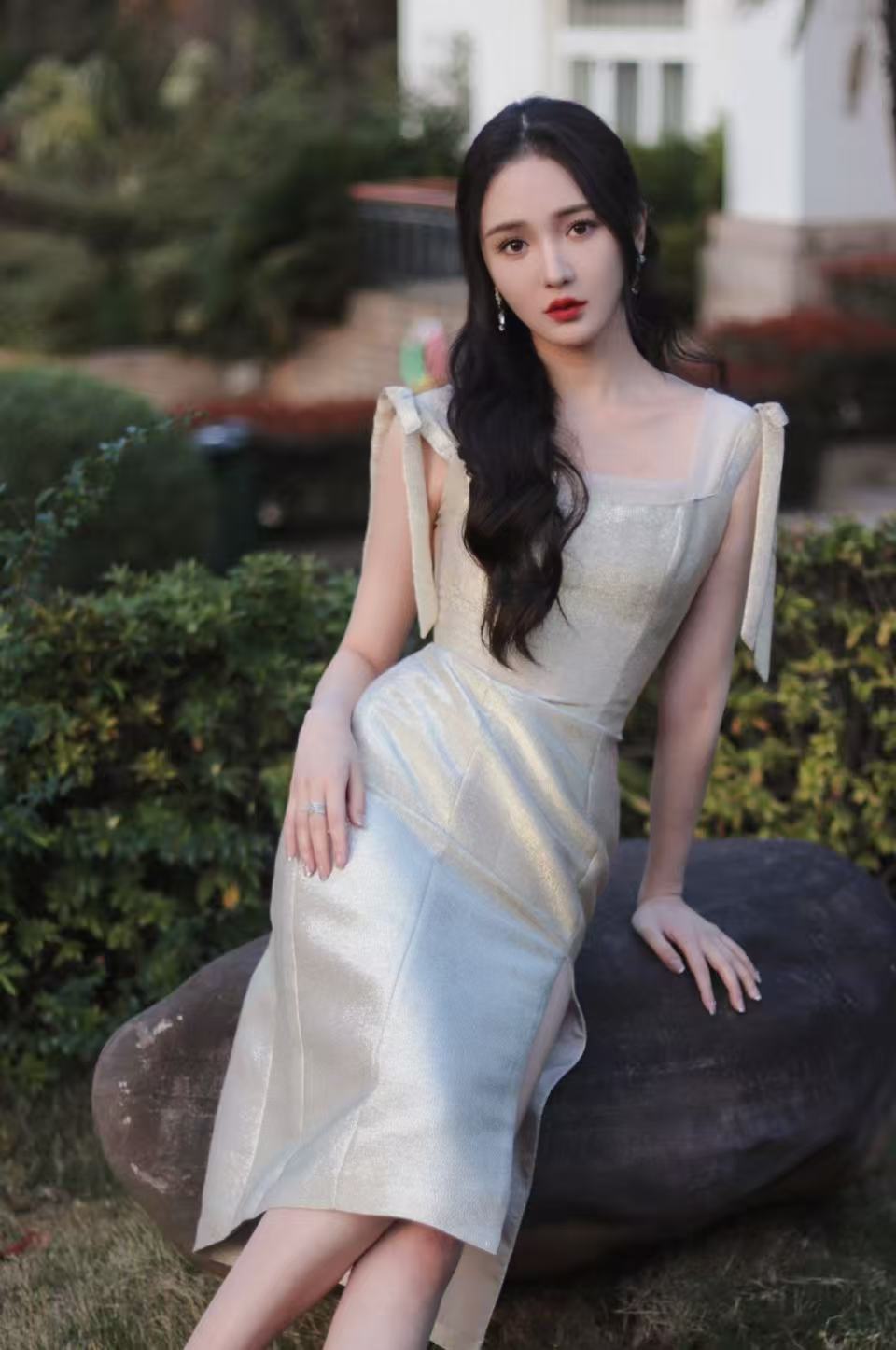 王俊凯赶了靳梦佳三次王俊凯帮靳梦佳脱离碗妹 靳梦佳说没关系我可以，王俊凯说不行你