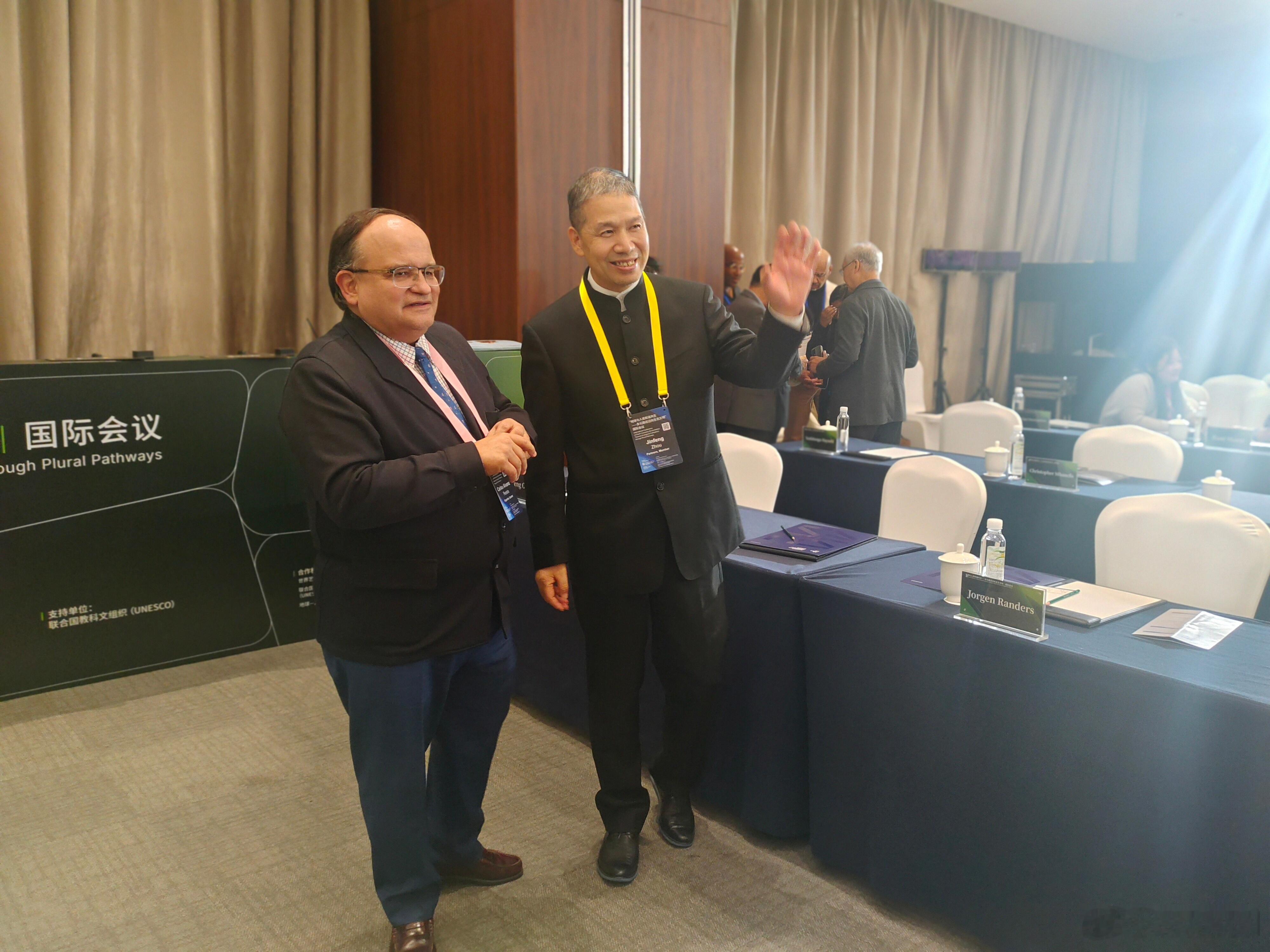 周晋峰与罗马俱乐部秘书长会面 共商地球-人类联盟落地实践近日，世界可持续发展科学