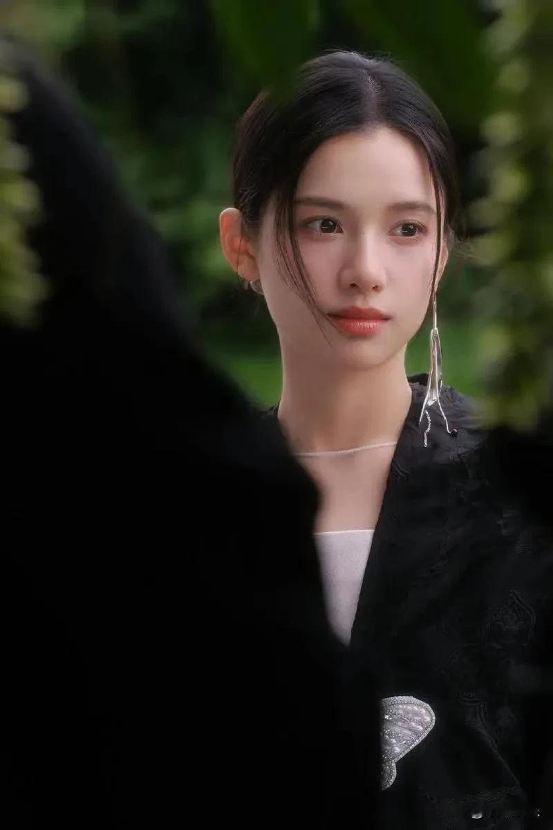 不会吧！这个是美女吗？我以前竟然没有发现她！在2024年4月2日《惜花芷》开播！