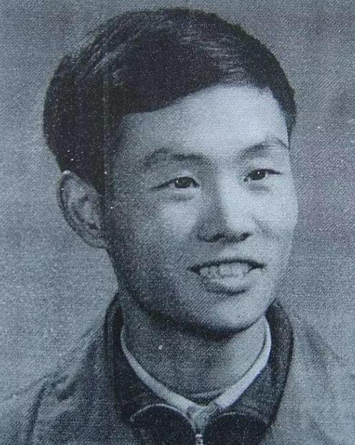 1970年，南京青年因一首歌判死刑，被公审后，审判员给他的宣判竟然是"有期徒刑1
