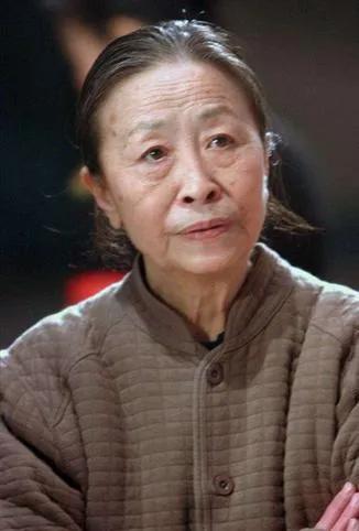 演员，张少华说，在《常回家看看》这部戏里，我饰演了七个孩子的母亲，当时拍这部戏的