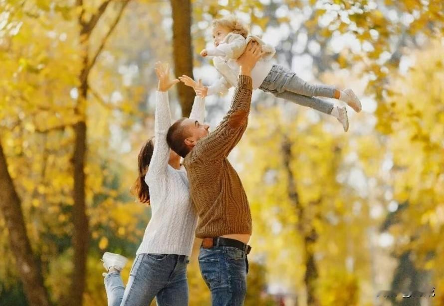 莫言曾说，那些一辈子舍不得吃穿、抠抠搜搜的人往往过得不好，而日子越过越顺的人，大