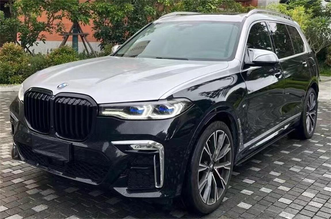 老款的宝马 X7 xDrive40i 行政型2021年上牌，安全行驶40000公