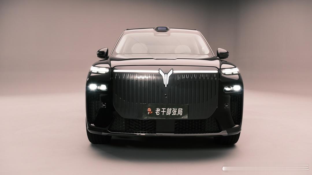 【实拍岚图泰山X8，预售价逼近40万底气何在】2026年新能源车三大战场——1、