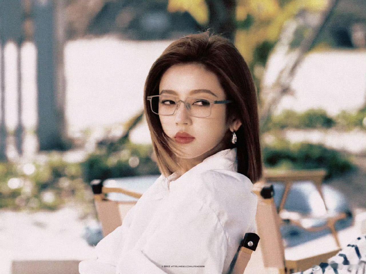 何瑞贤首部职场剧被何瑞贤的辛特助狠狠拿捏了！沉着冷静的处事风格，有效率又靠谱的工